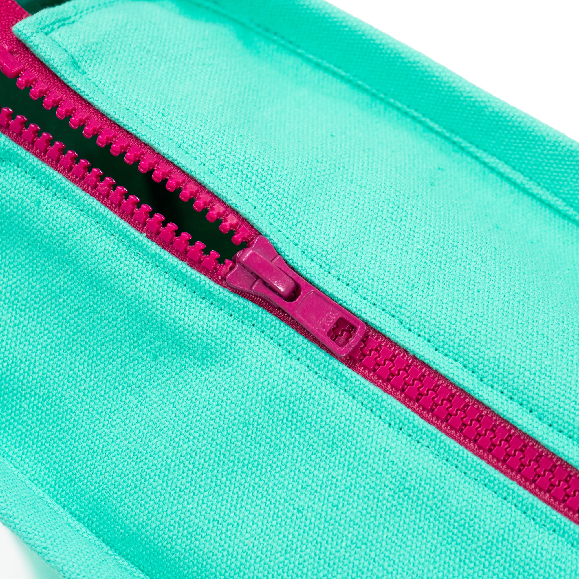 SEAFOAM ZIPPERED TOTE